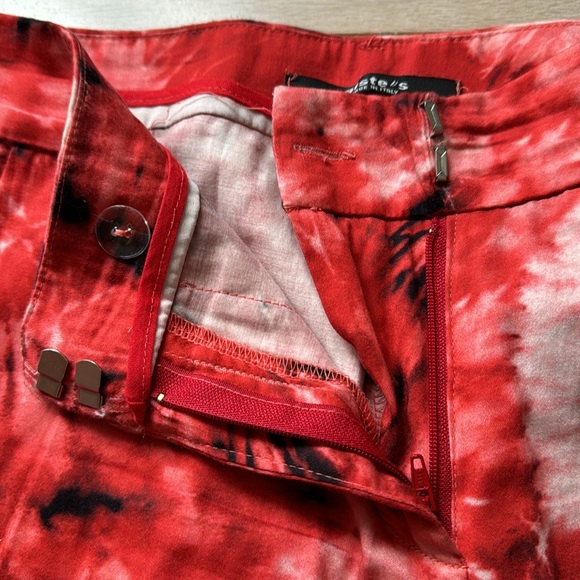Siste’s Tie Dye Cropped Chino Pants - Picture 2 of 6